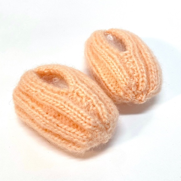 NWT Hand Knit Newborn Bonnet & Footie Set Mohair/Wool/Acrylic Blend Size Newborn - Picture 4 of 7